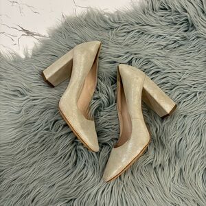LOEFFLER RANDALL Phyllis shimmery suede pump in sugar - 9